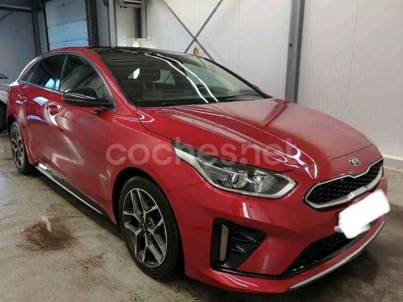 Usado Kia ProCeed GT-Line 160 CV (117 kW) 2021 Granate Familiar