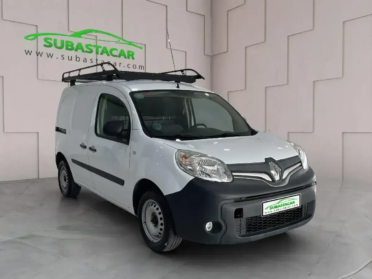 Usado Renault Kangoo 75 CV (55 kW) 2018 Blanco Monovolumen