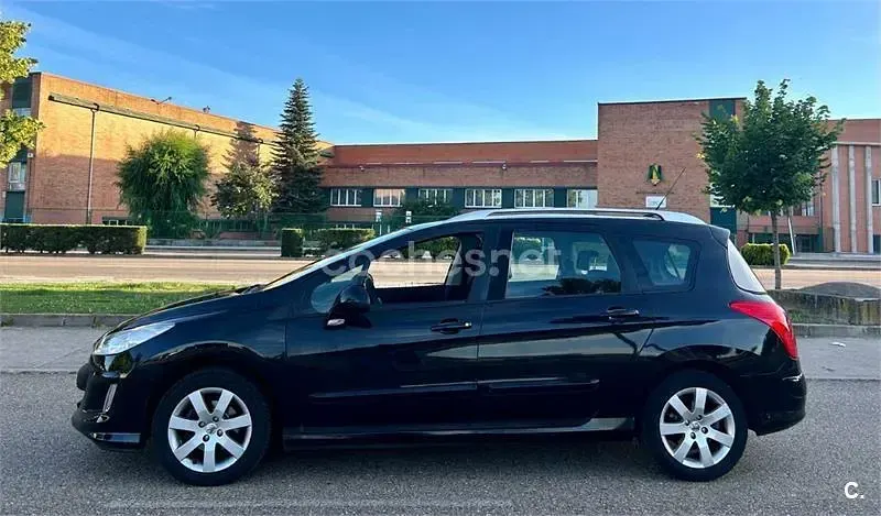 Usado Peugeot 308 SW 110 CV (80 kW) 2010 Negro Familiar