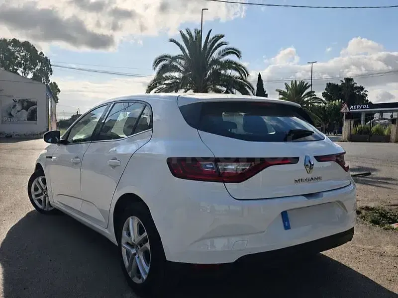 Usado Renault Mégane IV Business 95 CV (69 kW) 2020 Blanco Berlina