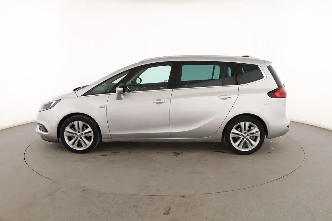 Usado Opel Zafira Tourer Business Innovation 135 CV (99 kW) 2019 Gris Monovolumen