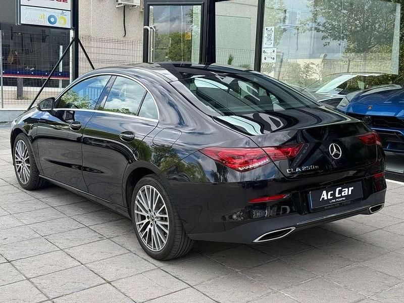 Usado Mercedes CLA250e 218 CV (160 kW) 2022 Negro Berlina