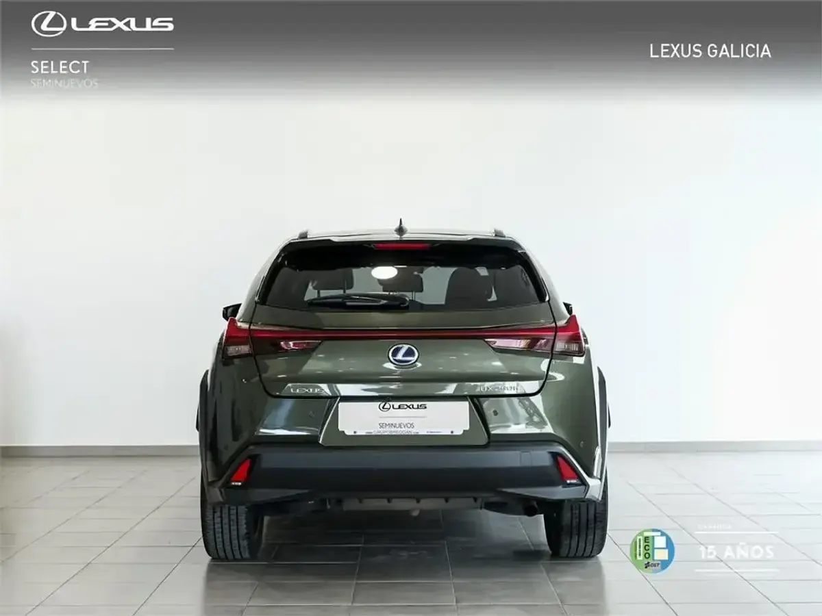 Usado Lexus UX 184 CV (135 kW) 2022 Verde SUV