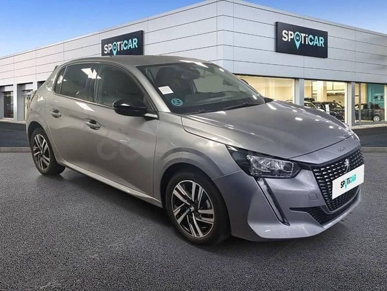 Usado Peugeot 208 Allure 100 CV (73 kW) 2023 Gris Utilitario