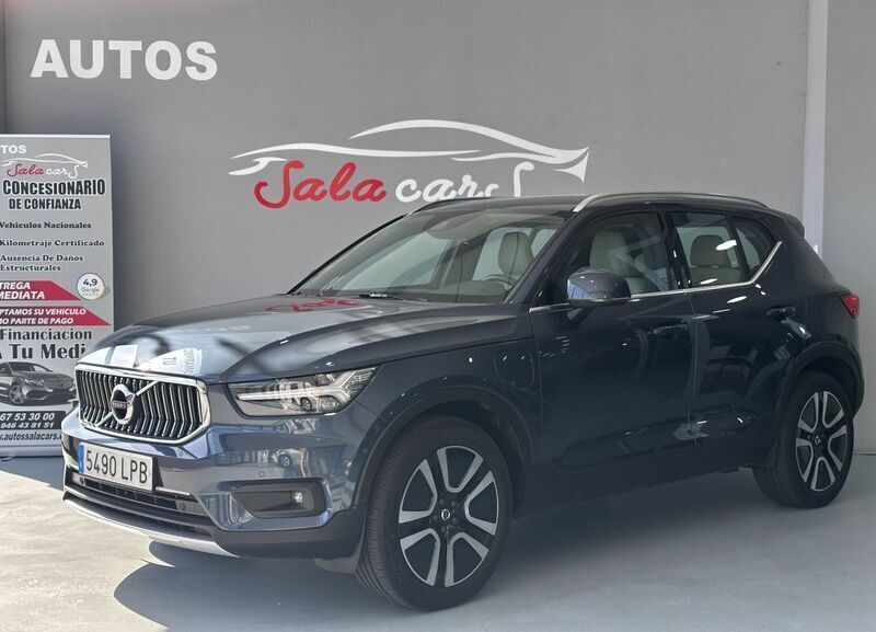 Azul Usado 2021 Volvo XC40 Inscription SUV | 31.000 € (Un poco caro) - Imagen 1/4