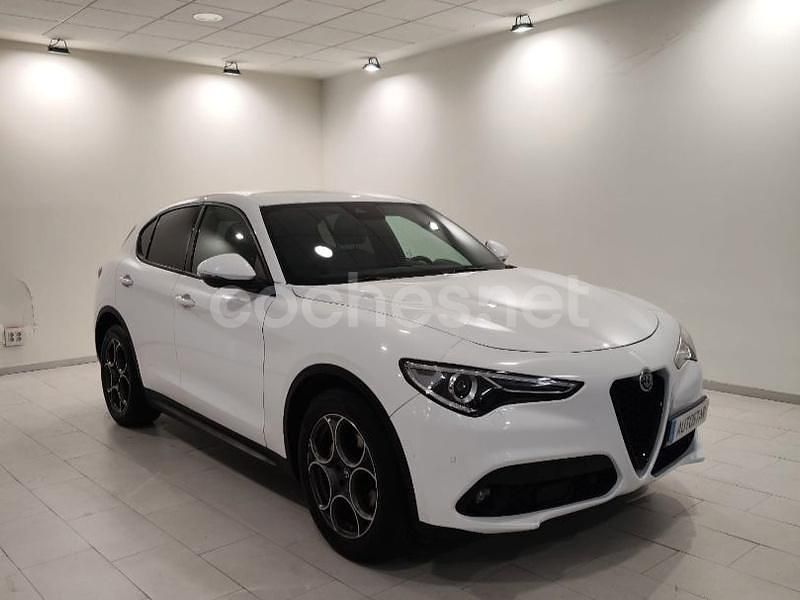 Blanco Usado 2022 Alfa Romeo Stelvio Sprint SUV | 30.900 € (Caro) - Imagen 1/4