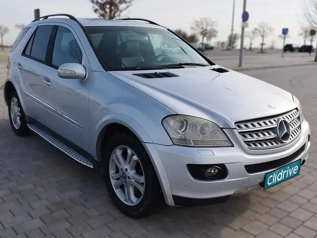 Usado Mercedes ML300 224 CV (164 kW) 2006 Gris SUV
