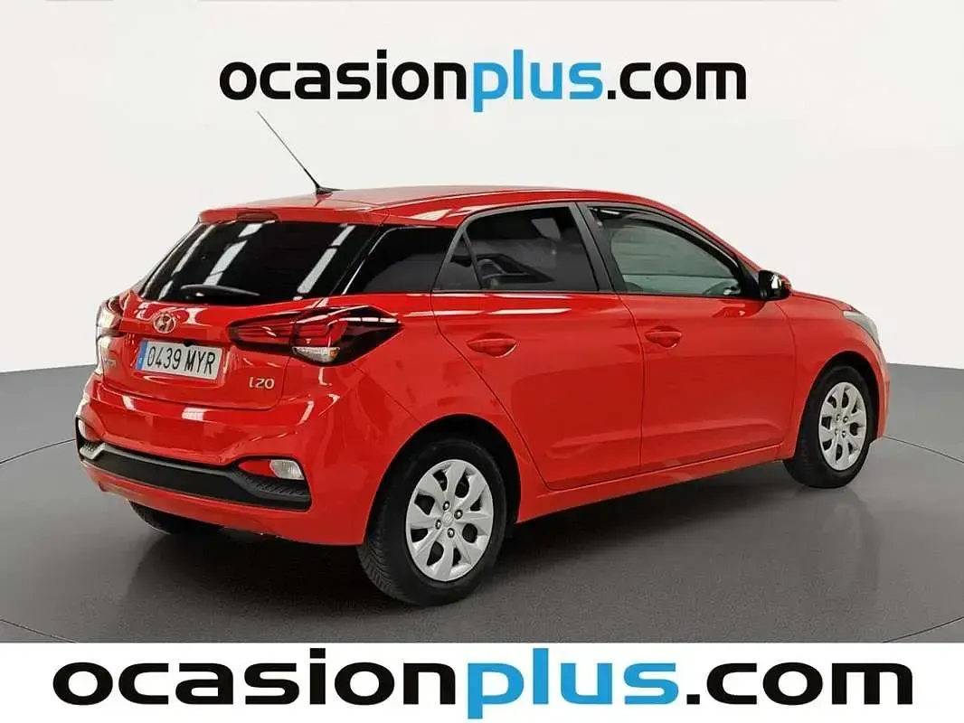 Usado Hyundai i20 75 CV (55 kW) 2019 Rojo Utilitario