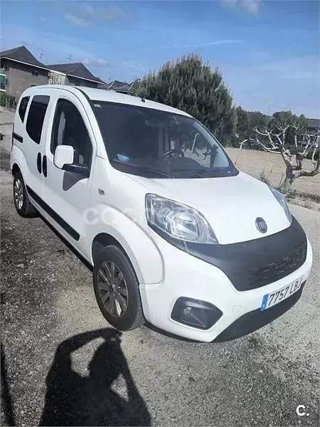 Usado Fiat Qubo Easy 70 CV (51 kW) 2019 Blanco Monovolumen