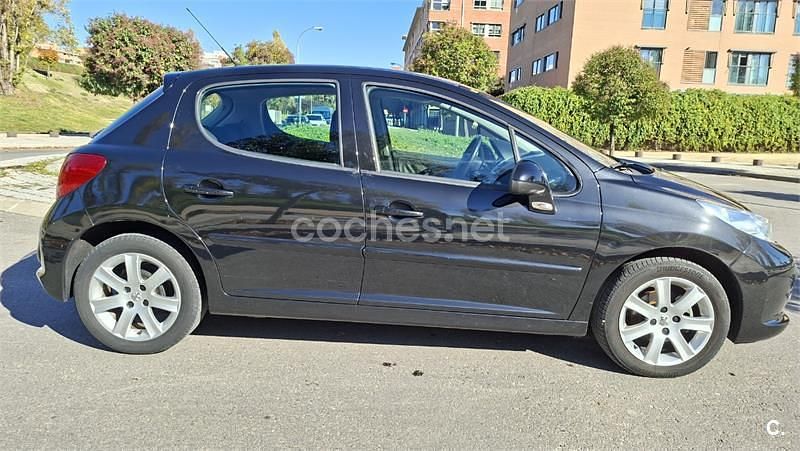 Negro Usado 2010 Peugeot 207 Sport Berlina | 4800 € (Buen precio) - Imagen 1/4