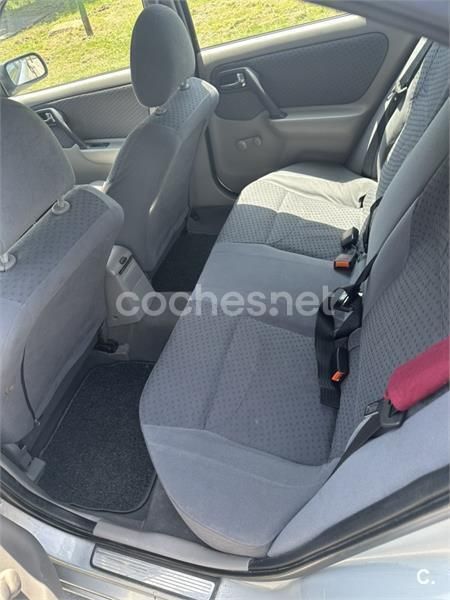 Gris / plata Usado 2001 Nissan Primera Comfort Berlina | 2800 € - Imagen 1/4