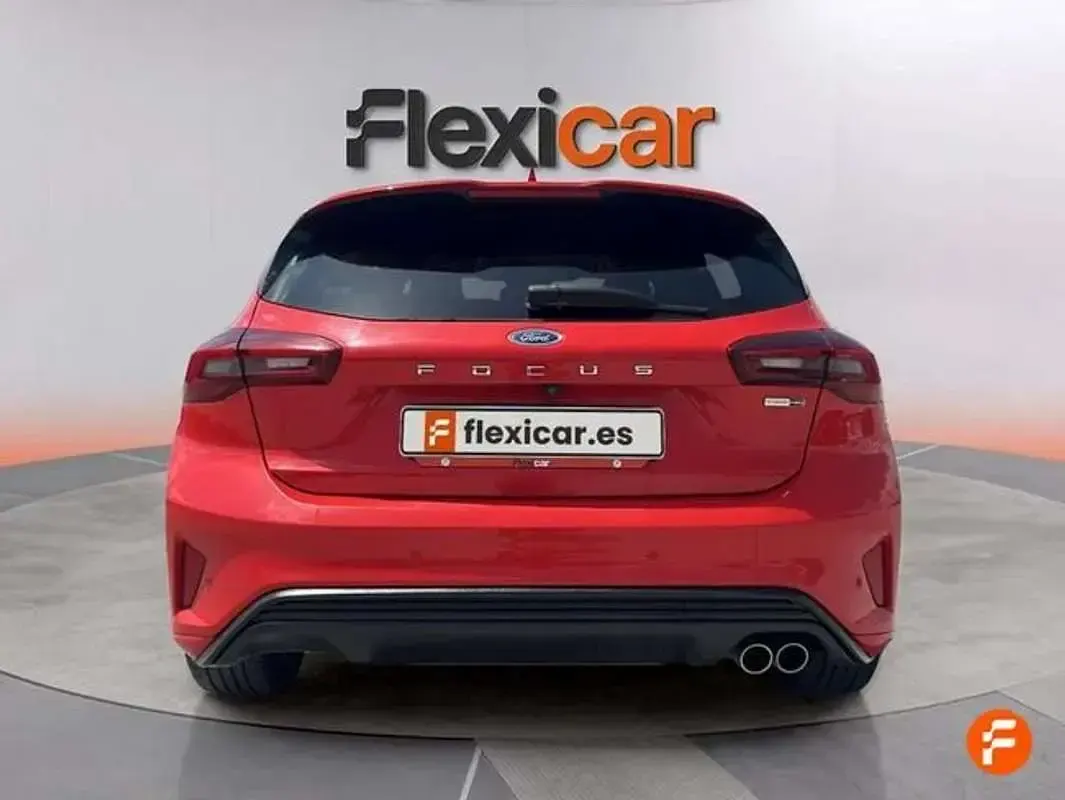 Usado Ford Focus ST-Line 125 CV (91 kW) 2022 Rojo Berlina