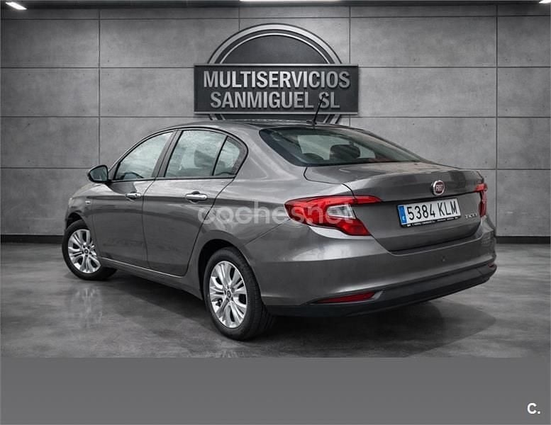 Usado Fiat Tipo Pop 95 HP (69 kW) 2018 Cinzento Sedan