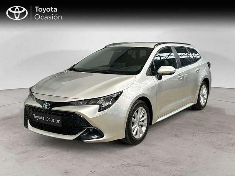 Usado Toyota Corolla Active 2025 Plateado Familiar