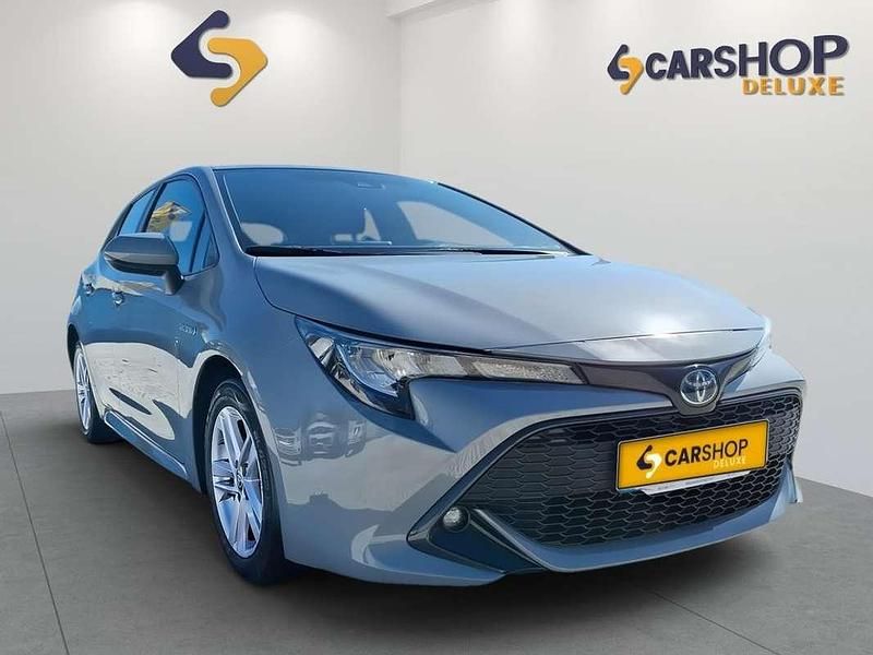 Usado Toyota Corolla Active 122 CV (89 kW) 2021 Gris / plata Berlina