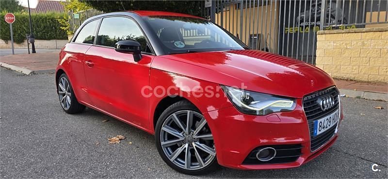 Rojo Usado 2011 Audi A1 Attraction Berlina | 6500 € (Precio justo) - Imagen 1/4