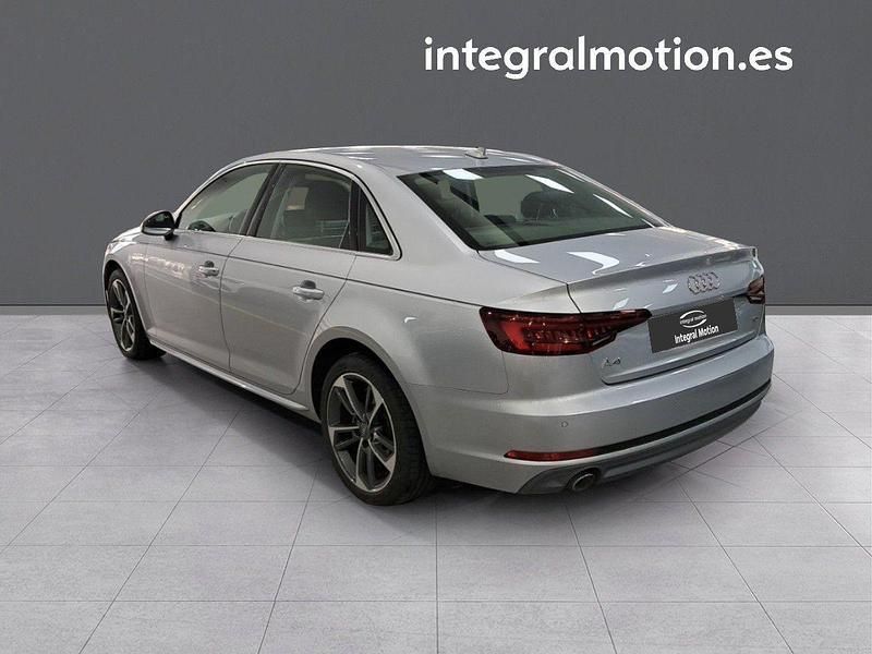Usado Audi A4 Premium 150 CV (110 kW) 2018 Gris Berlina