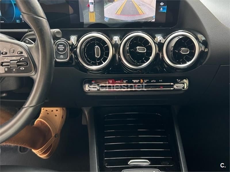 Usado Mercedes B180 116 CV (85 kW) 2022 Negro Monovolumen