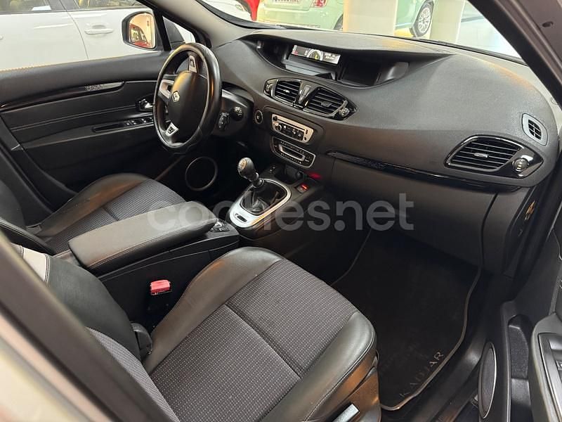 Usado Renault Grand Scénic III Dynamique 110 CV (80 kW) 2012 Gris / plata Monovolumen