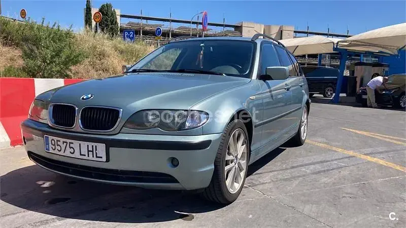 Usado BMW 320 150 CV (110 kW) 2005 Gris / plata Familiar