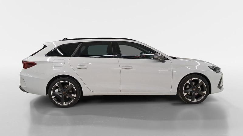 Usado Cupra Leon 150 CV (110 kW) 2024 Blanco Berlina