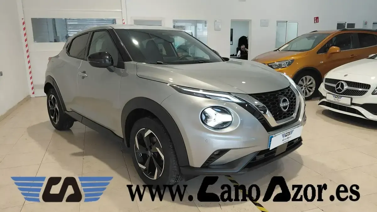 Usado Nissan Juke N-Connecta 114 HP (83 kW) 2024 Cinzento SUV