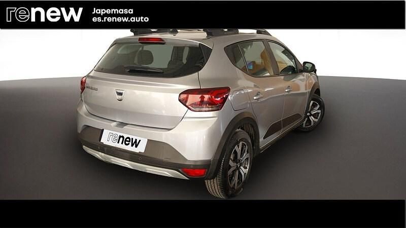 Usado Dacia Sandero Comfort 100 CV (73 kW) 2021 Gris Berlina
