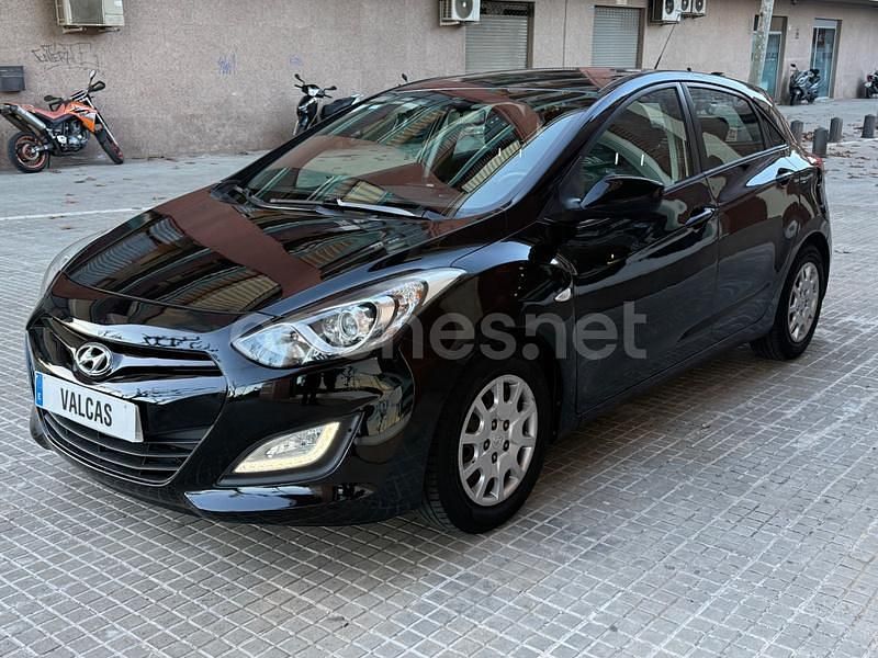 Usado Hyundai i30 100 CV (73 kW) 2013 Negro Berlina