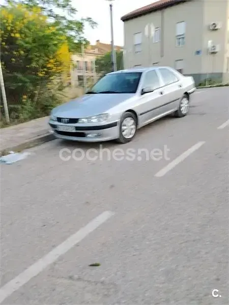 Usado Peugeot 406 112 CV (82 kW) 1999 Gris / plata Berlina