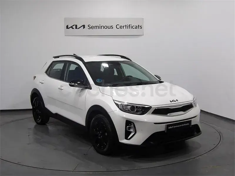 Usado Kia Stonic 100 CV (73 kW) 2024 Blanco SUV