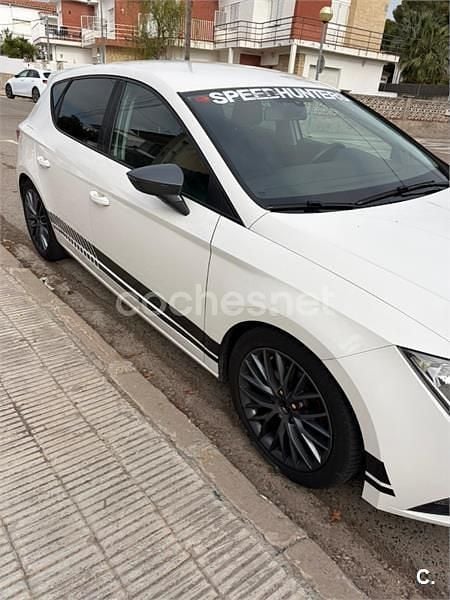 Usado Seat Leon CONNECT 110 CV (80 kW) 2016 Blanco Berlina