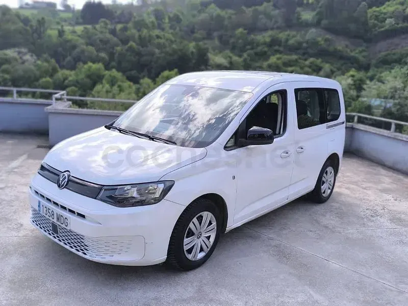 Usado VW Caddy 122 CV (89 kW) 2023 Blanco Monovolumen