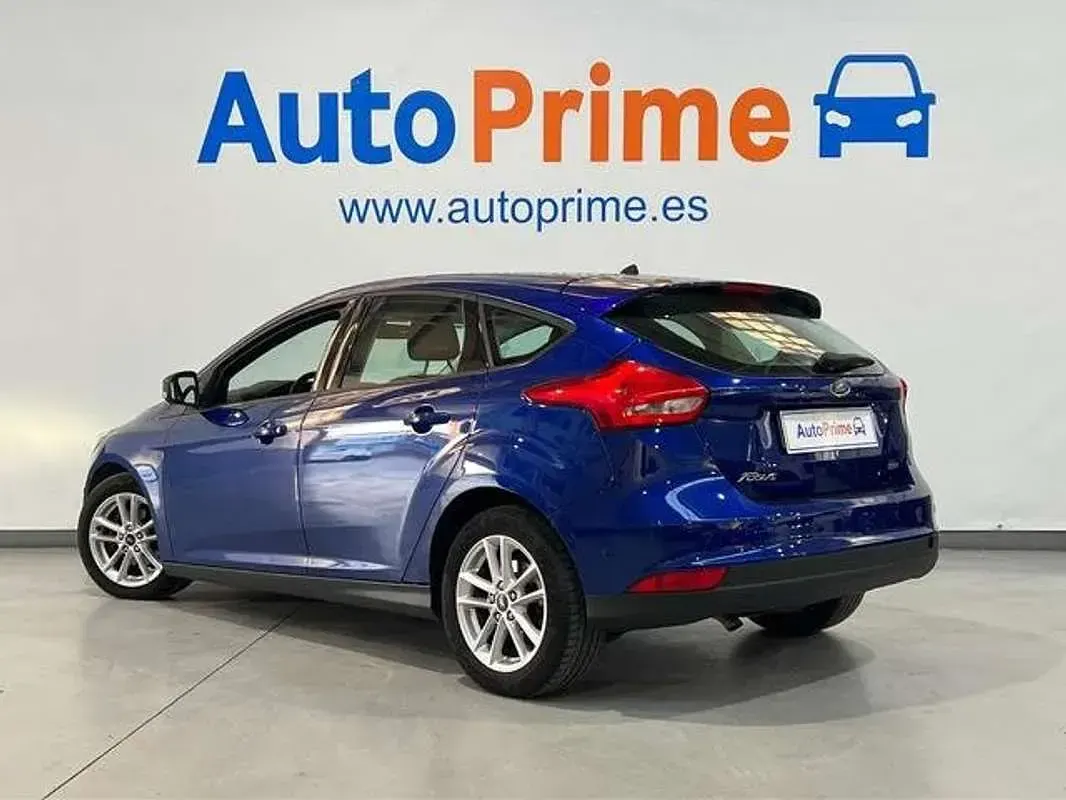 Usado Ford Focus Trend+ 125 CV (91 kW) 2015 Azul Utilitario