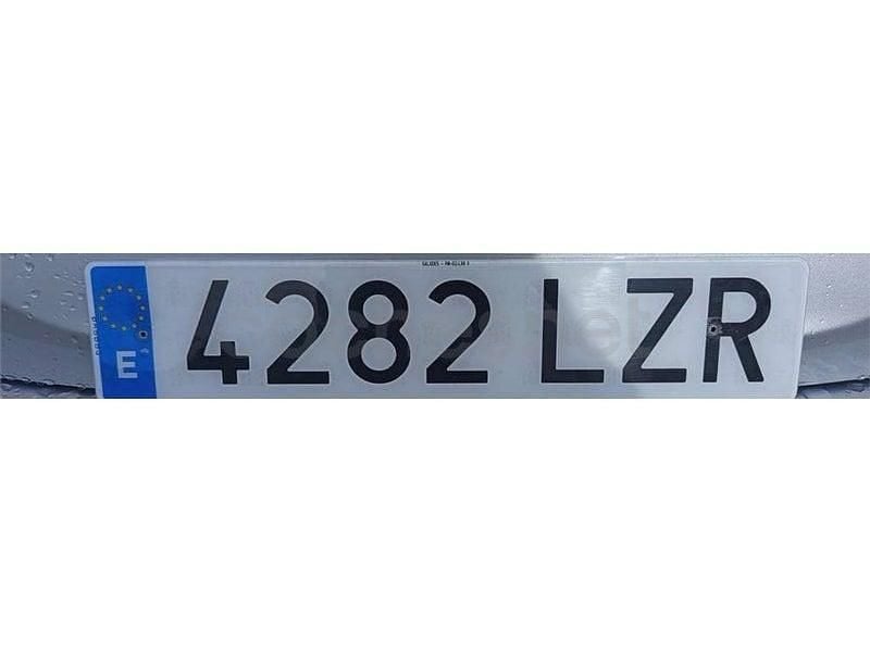 Usado Toyota Yaris Hybrid Business Edition 116 CV (85 kW) 2022 Gris / plata Berlina