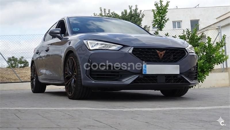 Usado Cupra Leon VZ 300 CV (220 kW) 2021 Gris / plata Berlina