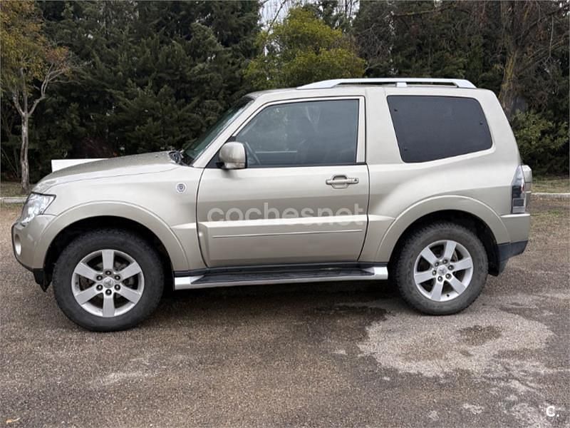 Usado Mitsubishi Montero Intense 160 CV (117 kW) 2008 Beige SUV