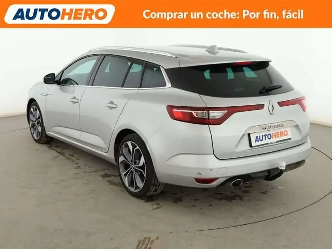 Usado Renault Mégane Zen 110 CV (80 kW) 2017 Gris Utilitario