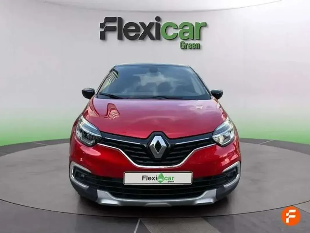 Usado Renault Captur Zen 90 CV (66 kW) 2017 Rojo SUV