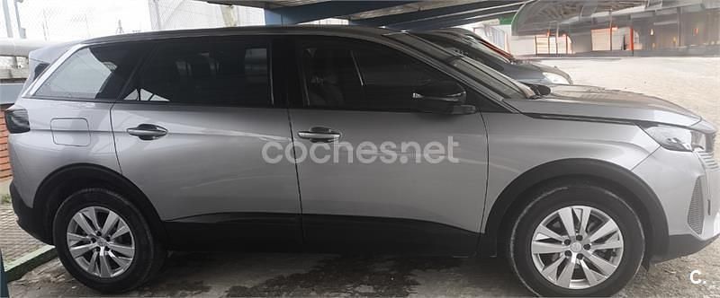 Usado Peugeot 5008 Active 136 CV (100 kW) 2024 Gris / plata SUV