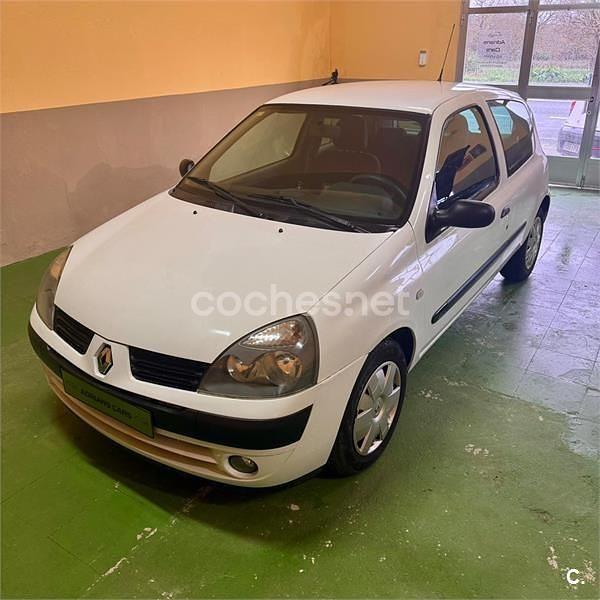 Usado Renault Clio II Authentique 80 CV (58 kW) 2004 Blanco Berlina