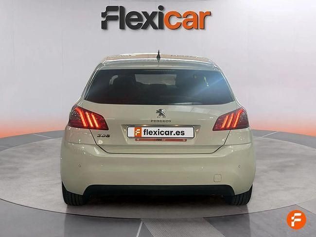 Usado Peugeot 308 Style 110 CV (80 kW) 2018 Blanco Berlina