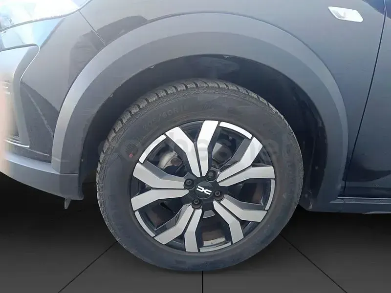 Usado Dacia Jogger Expression 100 CV (73 kW) 2023 Negro Monovolumen