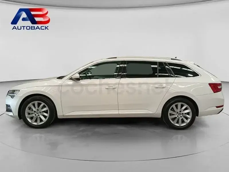 Usado Skoda Superb Style 218 CV (160 kW) 2021 Blanco Familiar