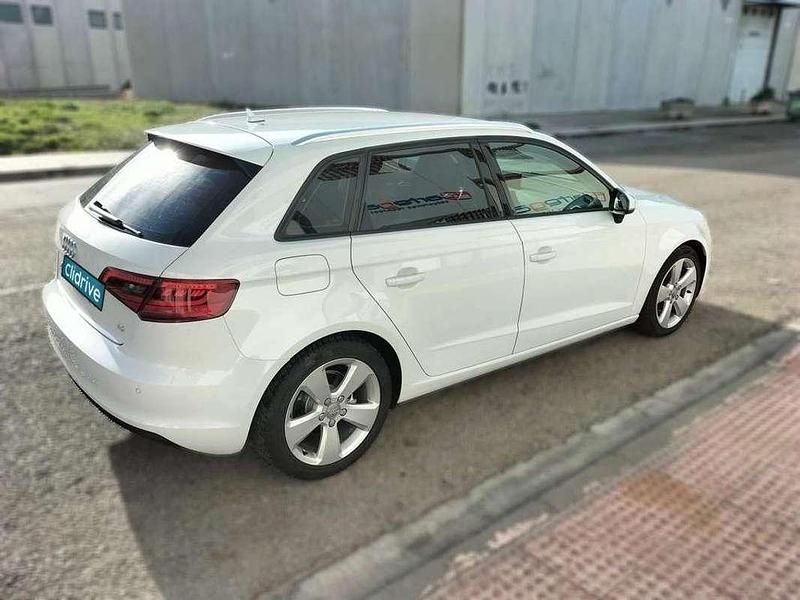 Usado Audi A3 Sportback Attraction 150 CV (110 kW) 2015 Blanco Utilitario