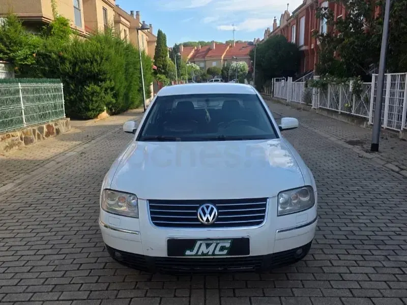 Usado VW Passat Comfortline 130 CV (95 kW) 2002 Blanco Berlina