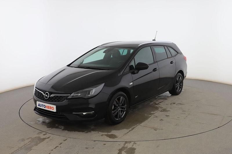 Usado Opel Astra Design & Tech 145 CV (106 kW) 2022 Negro Familiar