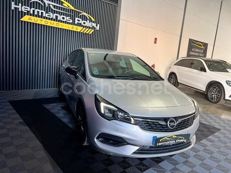 Usado Opel Astra Design & Tech 105 CV (77 kW) 2021 Gris / plata Berlina