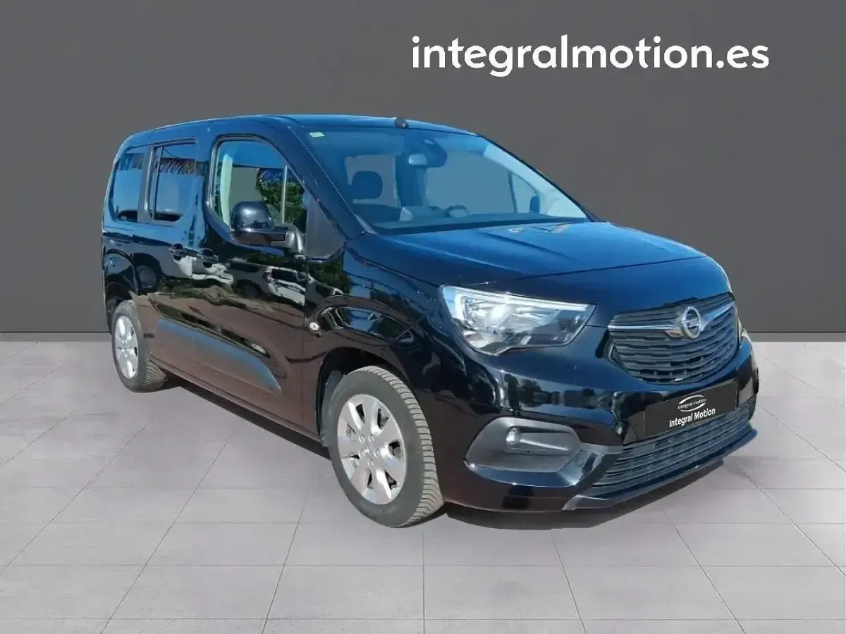 Usado Opel Combo Life Elegance 130 CV (95 kW) 2022 Negro Van
