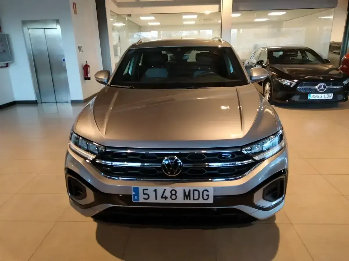 Usado VW T-Roc R-line 150 CV (110 kW) 2023 Gris SUV