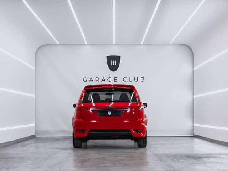 Usado Ford Fiesta Sport 101 CV (74 kW) 2005 Utilitario